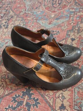 Chie Mihara Madam T Strap Pumps Size 37